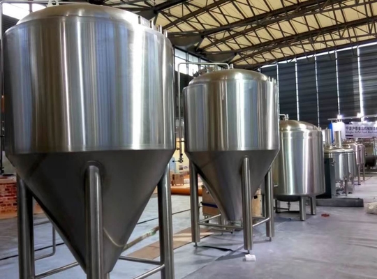Equipamento cônico de aço inoxidável refrigerado da fabricação de cerveja do fermentador 1000L grande