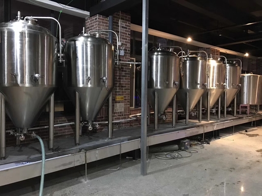 equipamento da fabricação de cerveja da grande escala 2000L 304 bombas sanitárias com controles de VFD