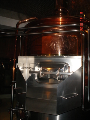 Equipamento de cobre da fabricação de cerveja do vapor semi auto, máquina do Microbrewery 500L