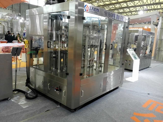 Equipamento de engarrafamento industrial máquina de enchimento e tampando de Monoblock do Sus 304