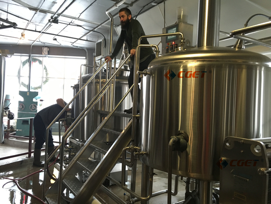 tanques de fermentação trifásicos da cervejaria do equipamento da fabricação de cerveja da grande escala 380V