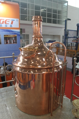 Equipamento pequeno da fábrica da cerveja do ofício de cobre, mini cerveja 100L que faz o sistema