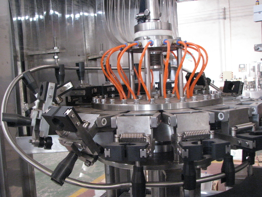 Linha de produção automática bebida da cervejaria que enxágua a máquina tampando de enchimento de Monoblock
