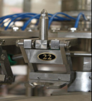 Máquina de engarrafamento de vidro da cerveja/bebida, equipamento de engarrafamento automatizado