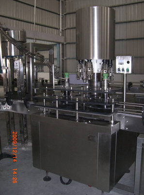 Tipo conduzido bonde pneumático de engarrafamento do equipamento 4000BPH da bebida dos SS 304