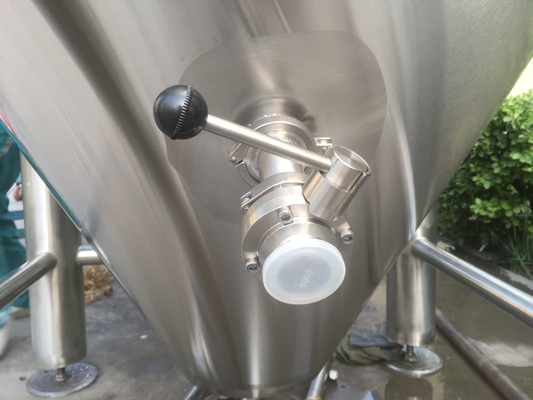 Equipamento 20bbl da fabricação de cerveja de cerveja do ofício SUS304 com controle do PLC da pedra da carbonação