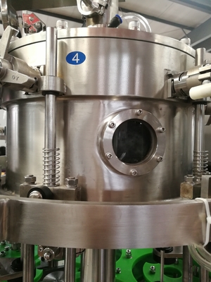 A máquina de engarrafamento automática Sus304 3 em 1 para a cerveja/carbonatou a bebida