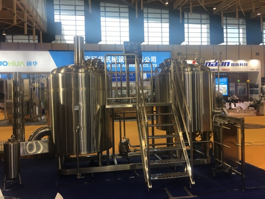 Equipamento 100L de aço inoxidável 200L 300L do Microbrewery do aquecimento de vapor pelo grupo