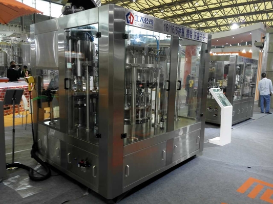 Máquina de engarrafamento carbonatada 1000Bph de Monoblock do equipamento da cervejaria da bebida - 2000Bph