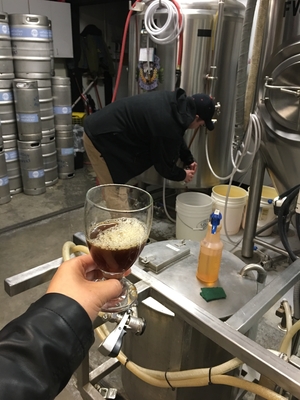 equipamento comercial pequeno da fabricação de cerveja da cervejaria do direto-fogo 3.5bbl cabido em um aquecimento direto do recipiente 40Hq