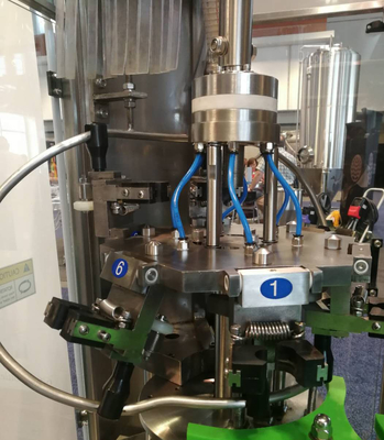 Tampar de enchimento da lavagem de garrafa do vidro da máquina de enchimento de 500 BPH Monoblock