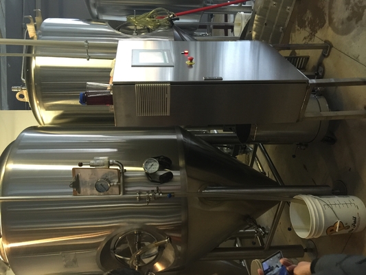 Micro equipamento do Microbrewery do bar superfície lustrada sistema da fabricação de cerveja de 3,5 tambores