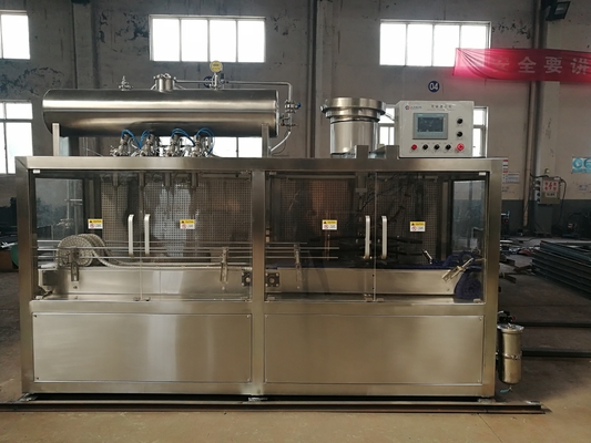Dois em um engarrafamento de vidro asséptico e na máquina tampando para latas de cerveja 5L