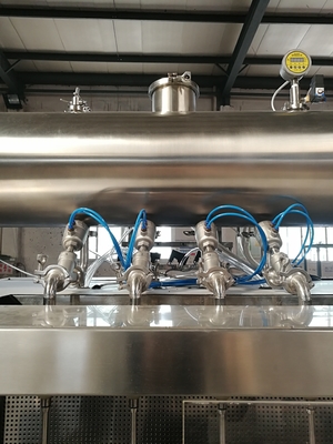 Dois em um engarrafamento de vidro asséptico e na máquina tampando para latas de cerveja 5L