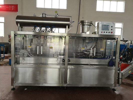 Dois em um engarrafamento de vidro asséptico e na máquina tampando para latas de cerveja 5L