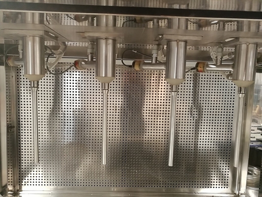 Dois em um engarrafamento de vidro asséptico e na máquina tampando para latas de cerveja 5L