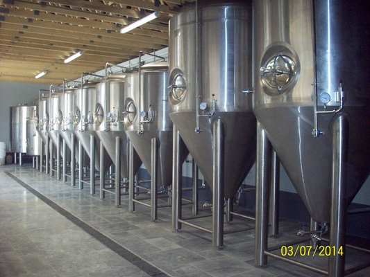 Pro pés de aço inoxidável do tanque de fermentação quatro do equipamento 10BBL da fabricação de cerveja de cerveja