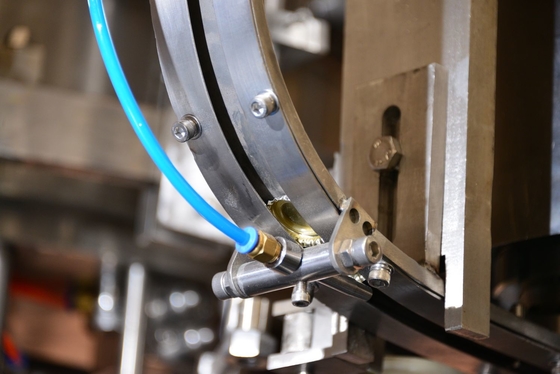 Máquina de engarrafamento de vidro da cerveja/bebida, equipamento de engarrafamento automatizado