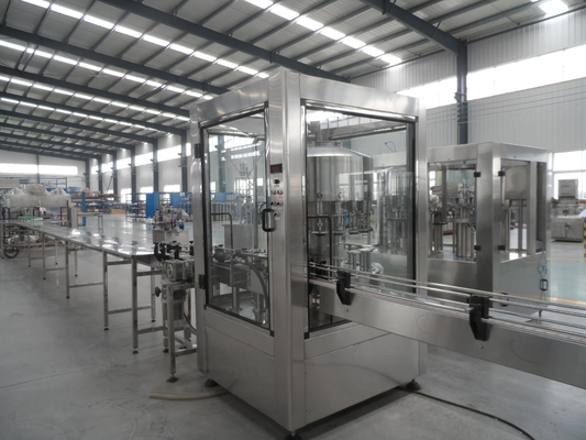 Tipo conduzido bonde pneumático de engarrafamento do equipamento 4000BPH da bebida dos SS 304
