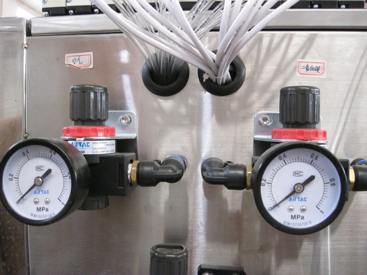 Tipo conduzido bonde pneumático da máquina de lavar do barril de cerveja do tela táctil de 2 cabeças